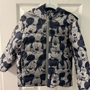 NWOT never worn. Baby Gap lightweight hooded puffer jacket. Size 4 toddler